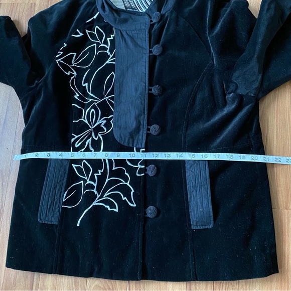 Norm Thompson Vintage Black White Velvet Jacket Embroidery Kimono Sleeves Size M - Picture 13 of 17